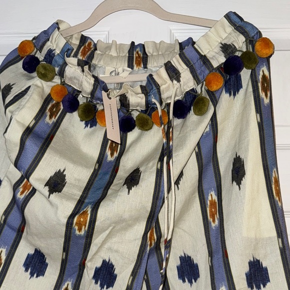 Patterned Wide Leg Pants - Picture 3 of 4